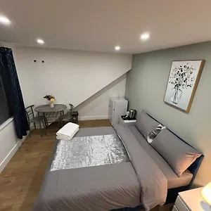 https://modern-suite-1.brighton-hotels-england.com