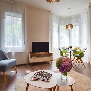 https://christine-apartment-close-to-the-buda-castle.inbudapesthotels.com